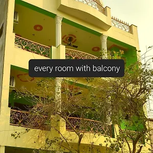 https://anukampa-paying-guest-house.agrahotelsindia.net